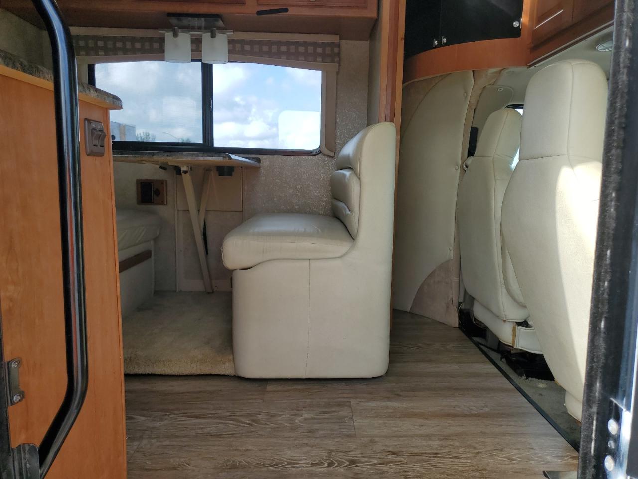 2013 Ford Econoline E450 Super Duty Cutaway Van VIN: 1FDXE4FS5DDA25079 Lot: 85825544