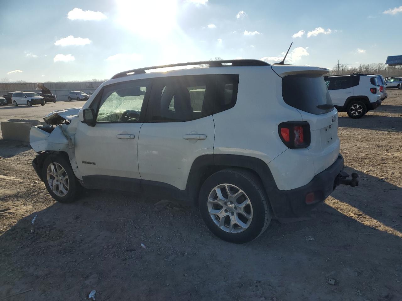 VIN ZACCJABT7FPB82368 2015 JEEP RENEGADE no.2