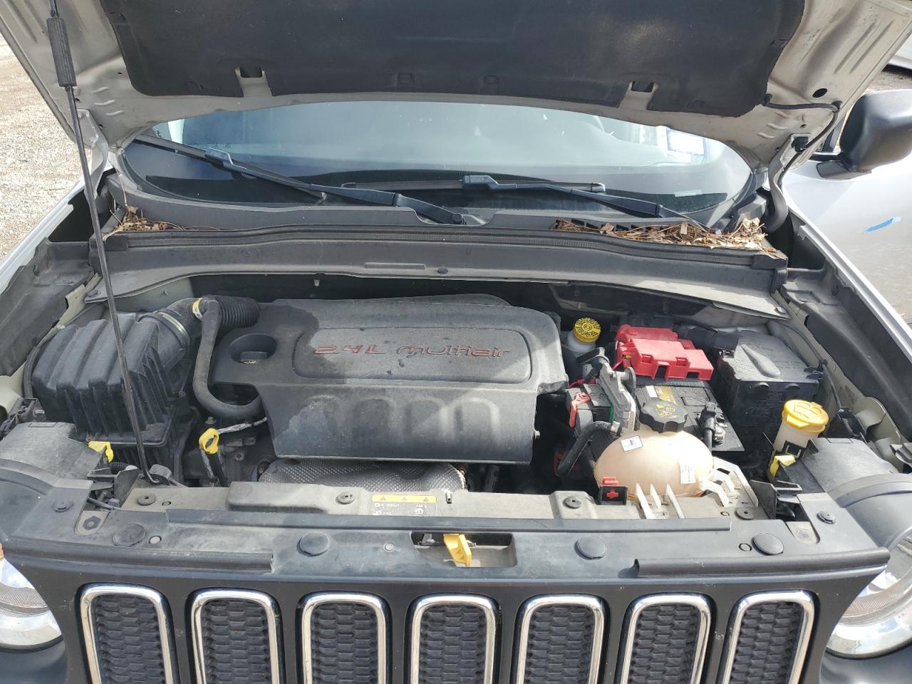 2018 Jeep Renegade - Image 12