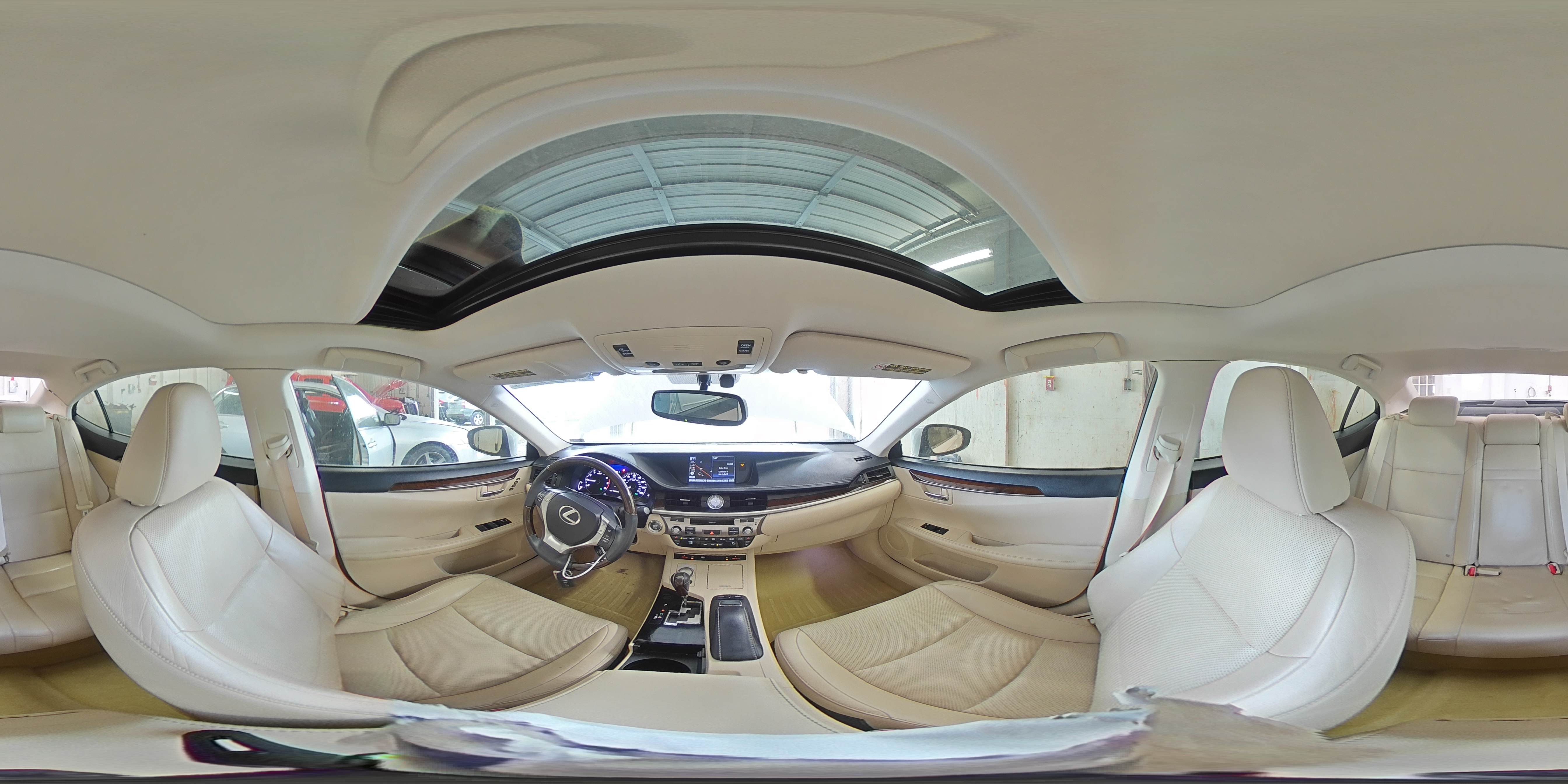 2014 Lexus ES - Image 15