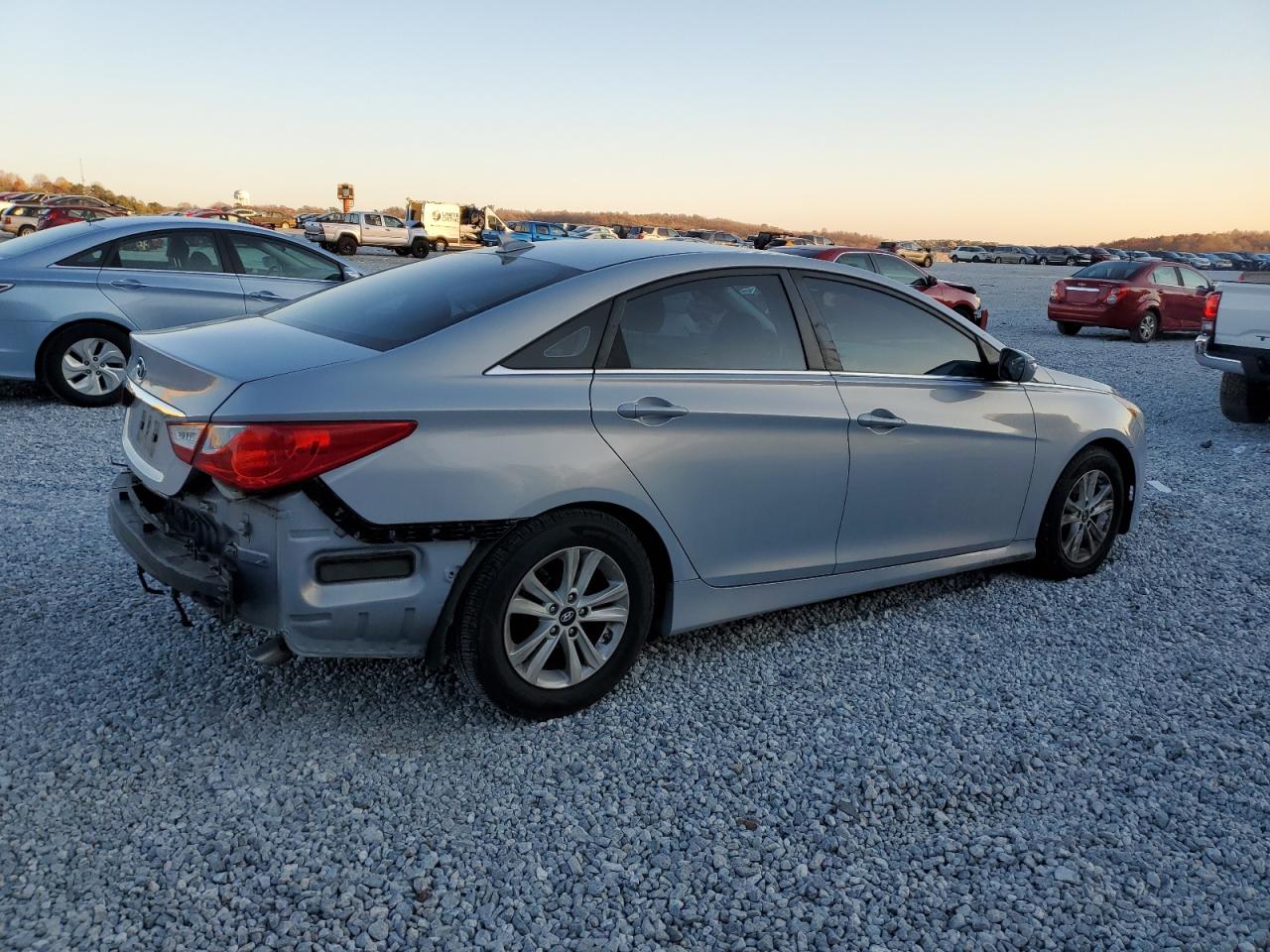 2014 Hyundai Sonata - Image 3