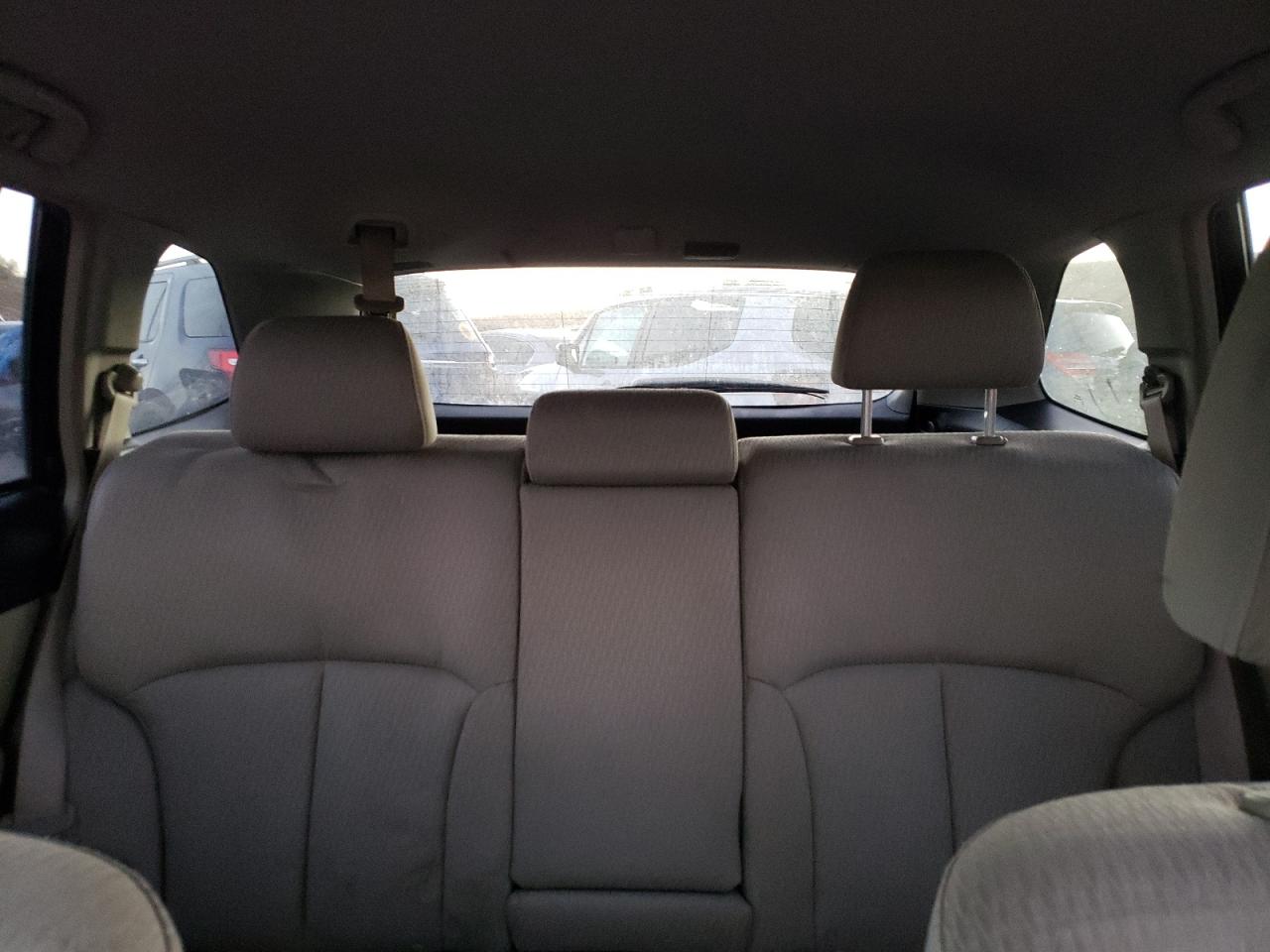 2010 Subaru Outback - Image 10