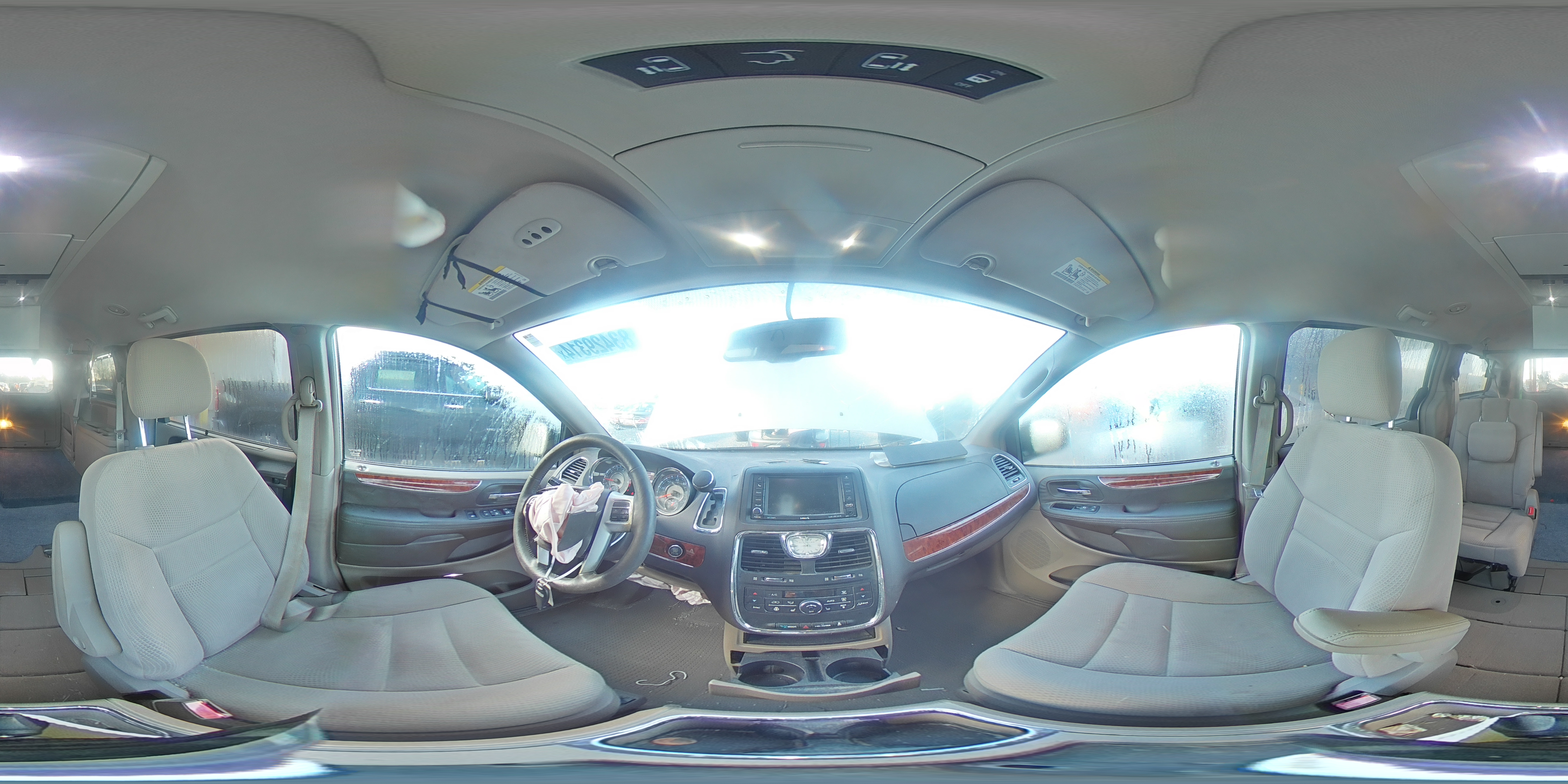 2015 Chrysler Town & Country - Image 15