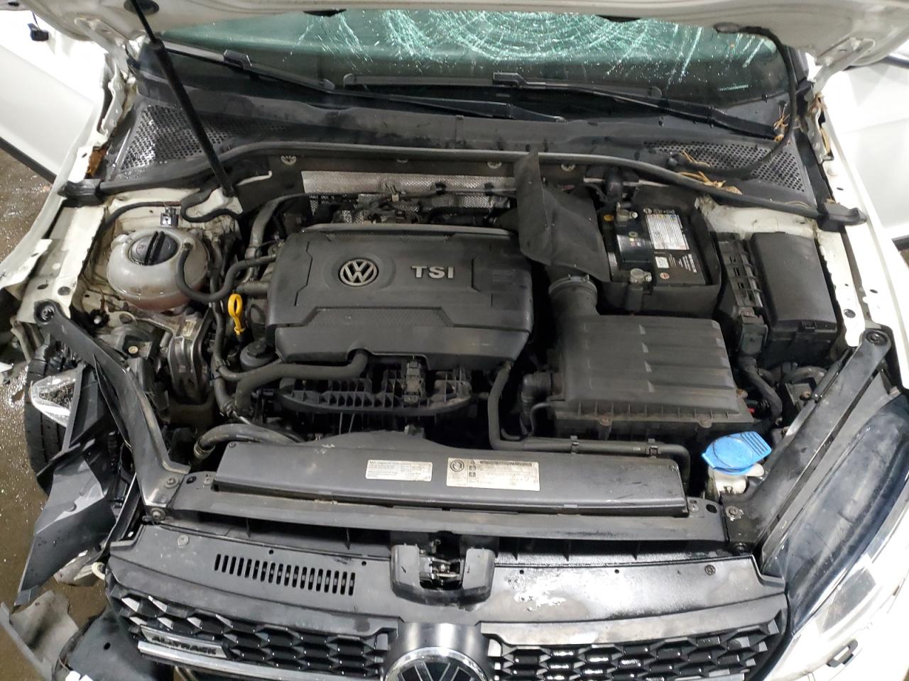 2017 Volkswagen Golf - Image 12