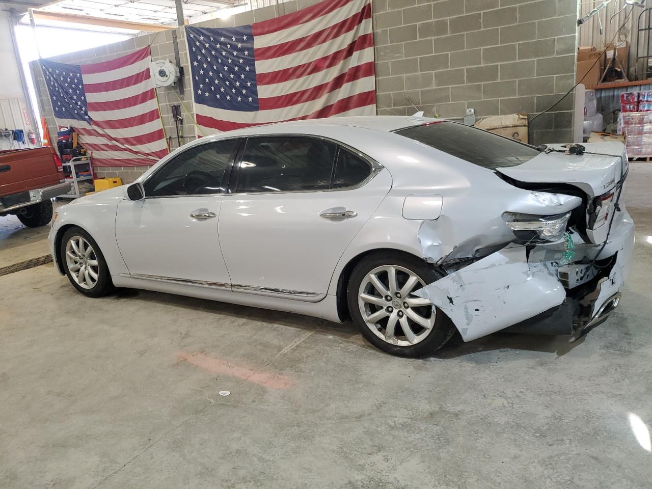 2008 Lexus LS - Image 2