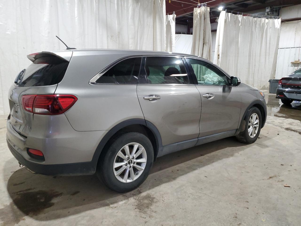 VIN 5XYPG4A56KG555978 2019 KIA SORENTO no.3