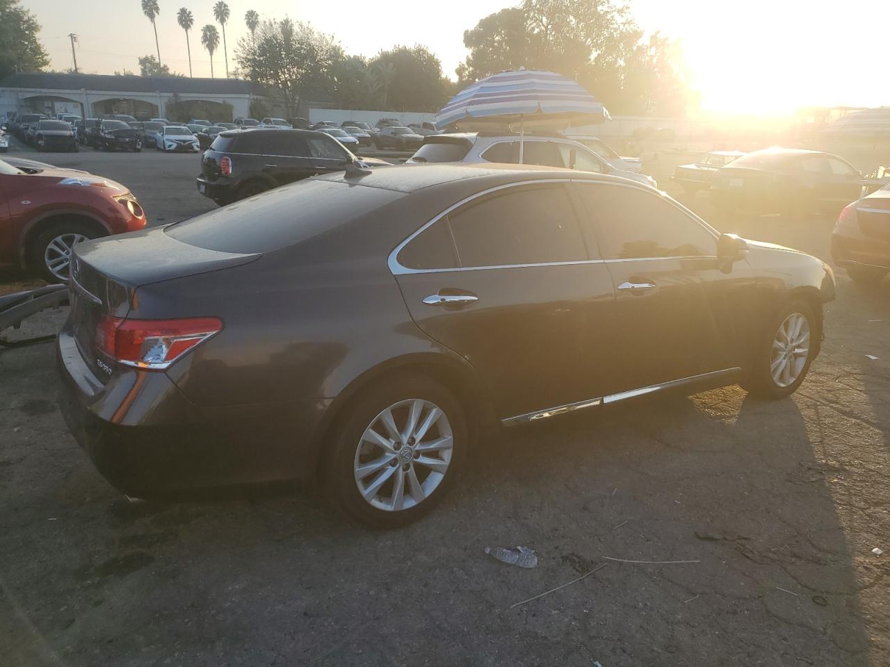 2011 Lexus ES - Image 3