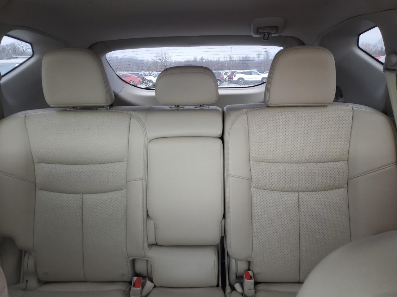 2015 Nissan Murano - Image 10