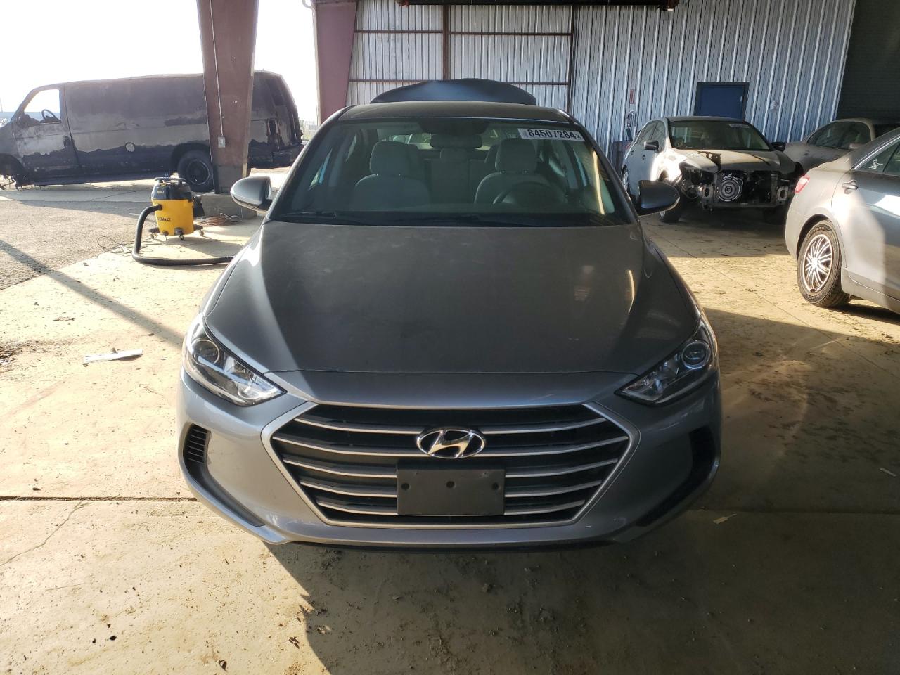 2017 Hyundai Elantra - Image 5