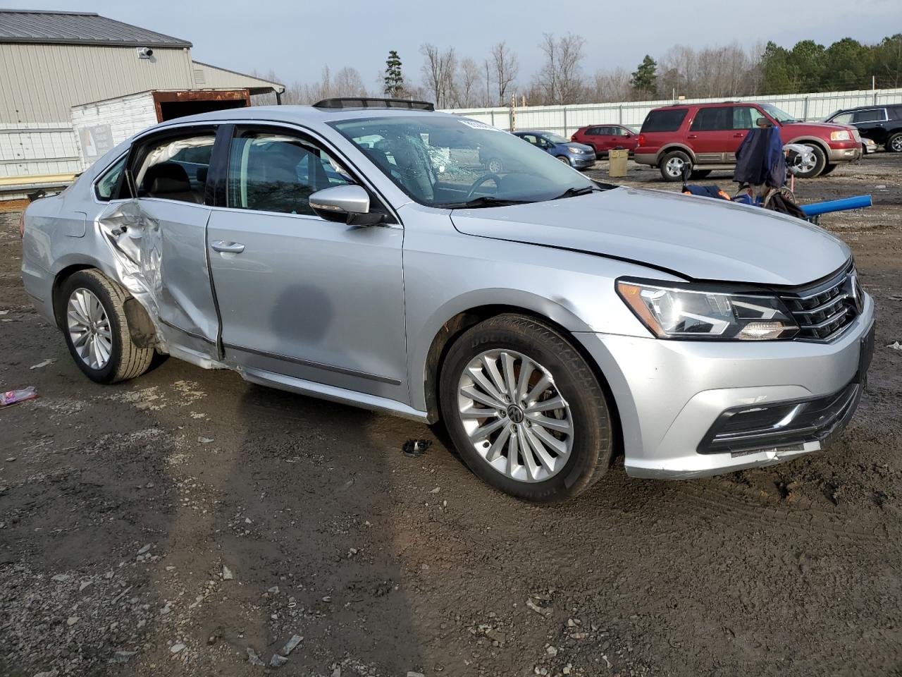 2017 Volkswagen Passat - Image 4