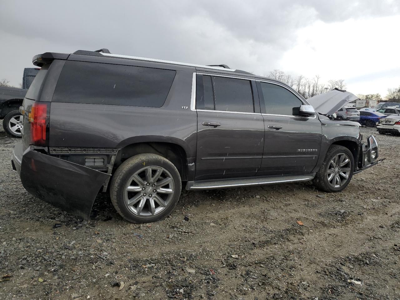 2015 Chevrolet Suburban - Image 3