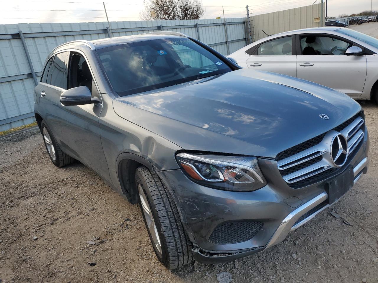 VIN WDC0G4JB4JV093560 2018 MERCEDES-BENZ GLC-CLASS no.4