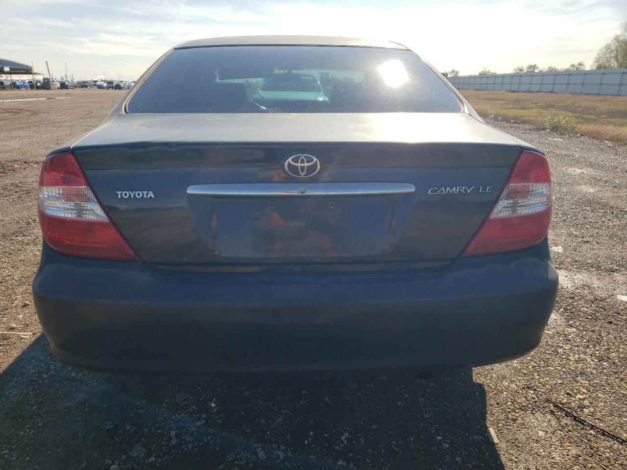 2003 Toyota Camry Le VIN: 4T1BE32K83U657566 Lot: 83472114