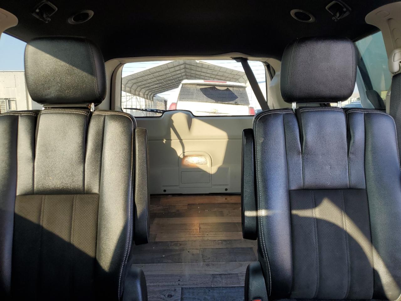 2019 Dodge Caravan - Image 10