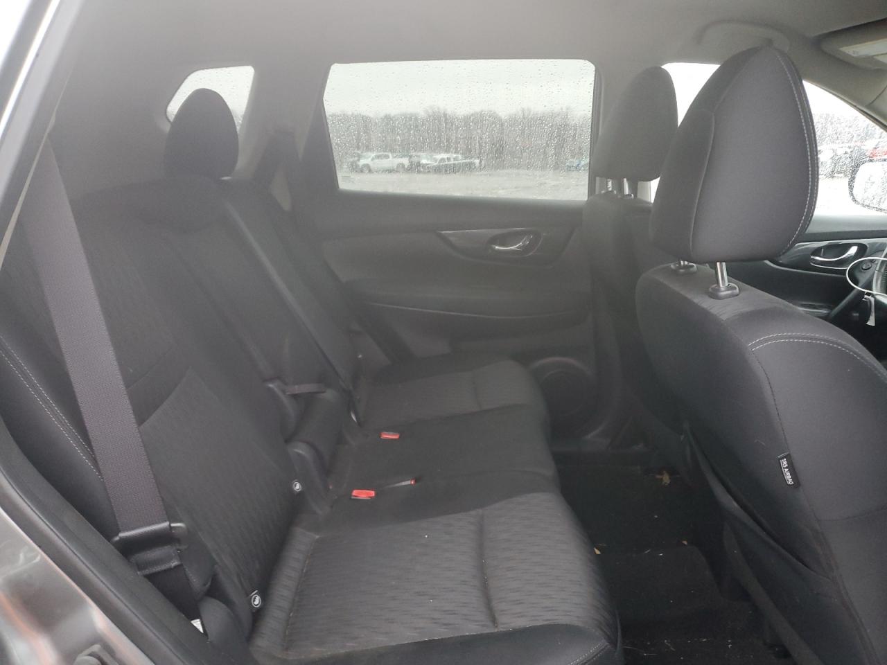 2018 Nissan Rogue - Image 11