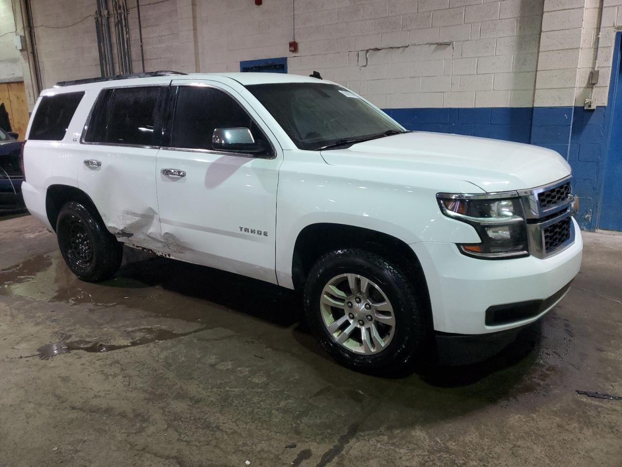 VIN 1GNSCAKC5FR249774 2015 CHEVROLET TAHOE no.4