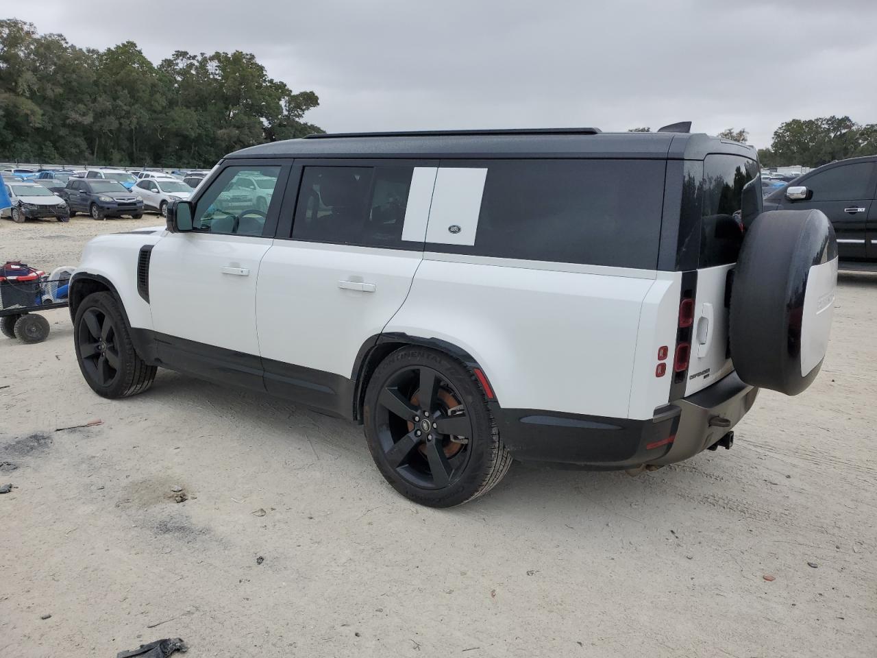 2023 Land Rover Defender - Image 2