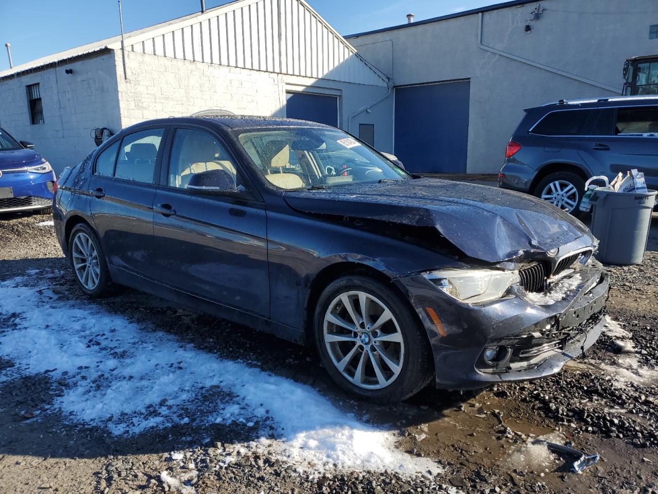 VIN WBA8E5G38HNU42800 2017 BMW 3 SERIES no.4