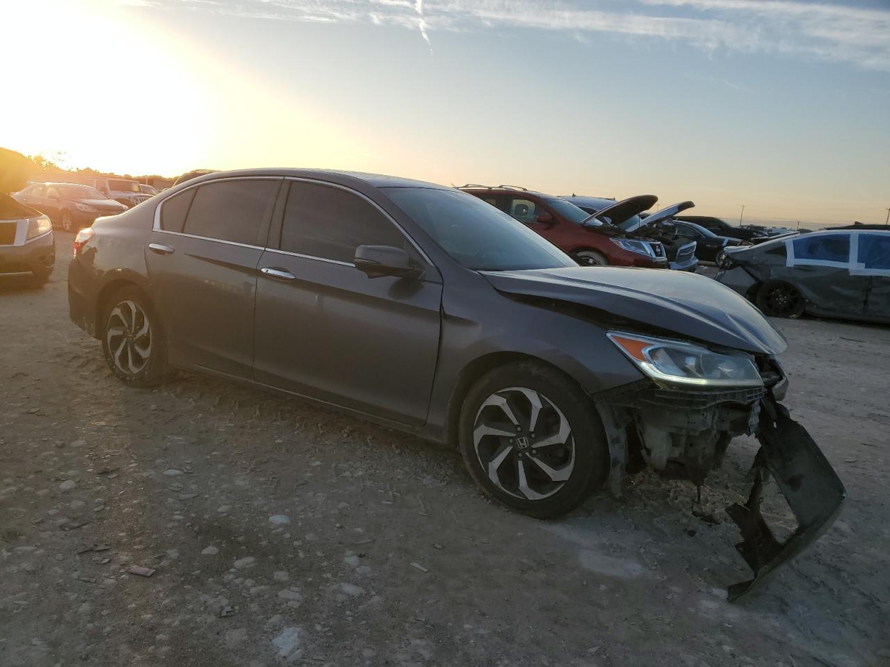 VIN 1HGCR2F89HA131527 2017 HONDA ACCORD no.4