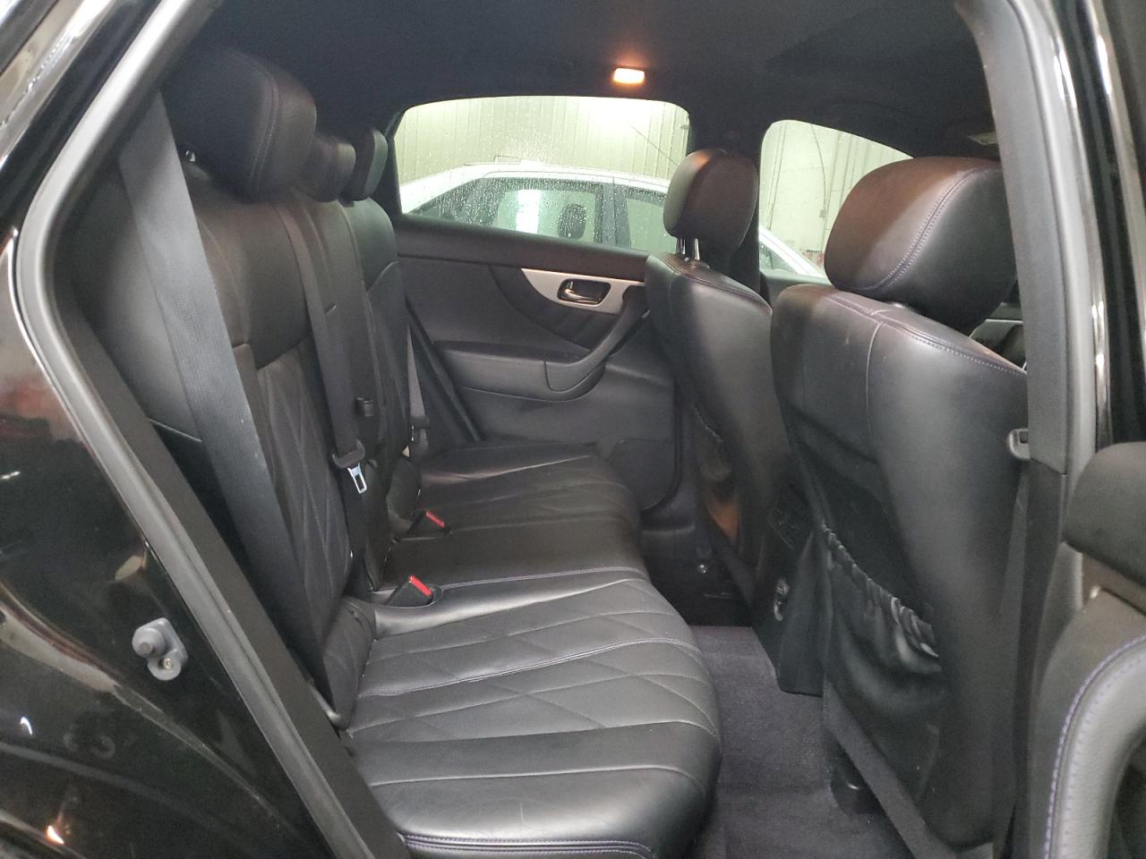 2015 Infiniti QX70 - Image 11