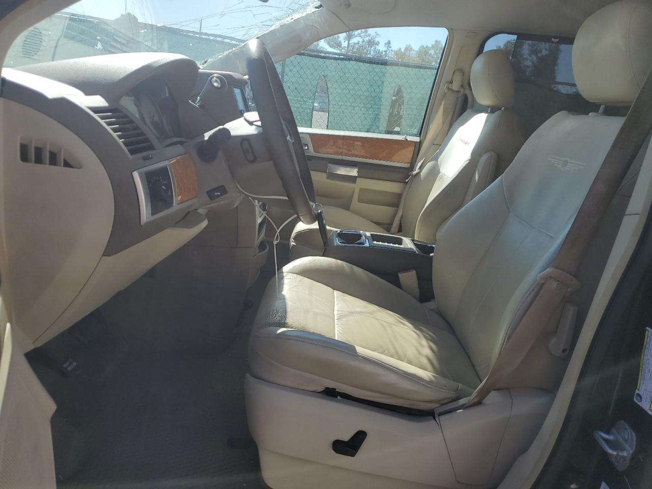 2008 Chrysler Town & Country - Image 7