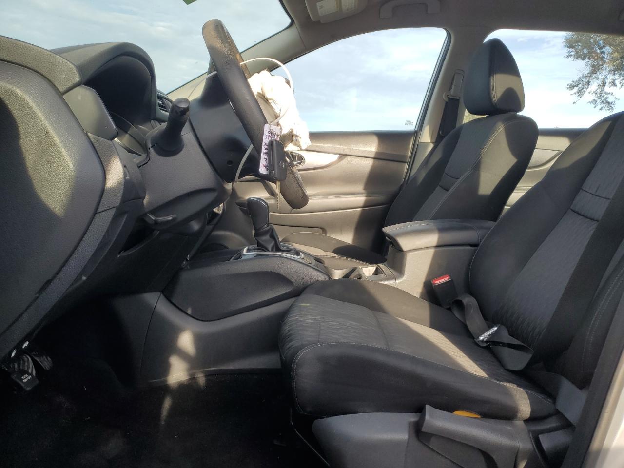 2017 Nissan Rogue - Image 7