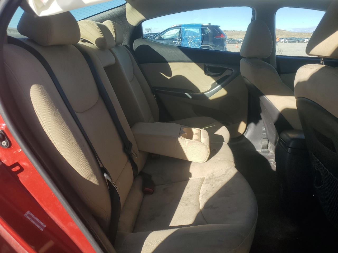 2011 Hyundai Elantra - Image 10