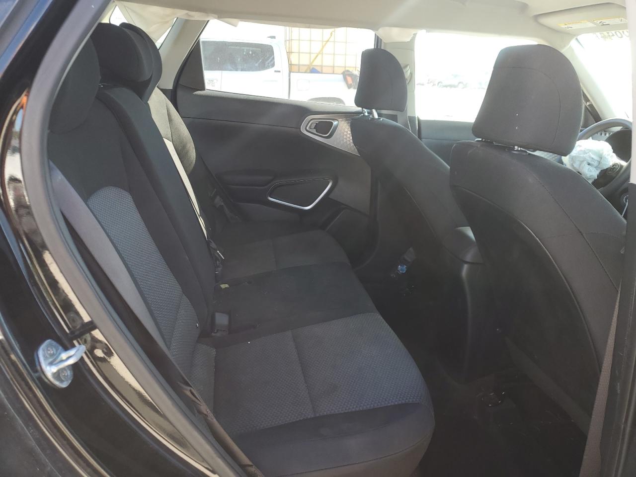 2022 Kia Soul - Image 11