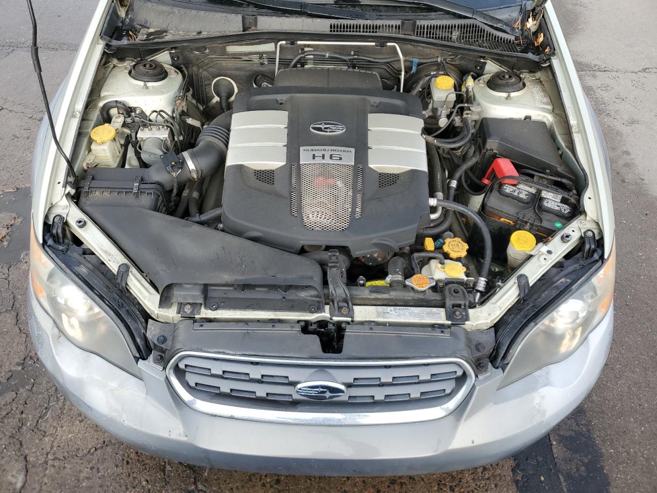 2005 Subaru Outback - Image 12