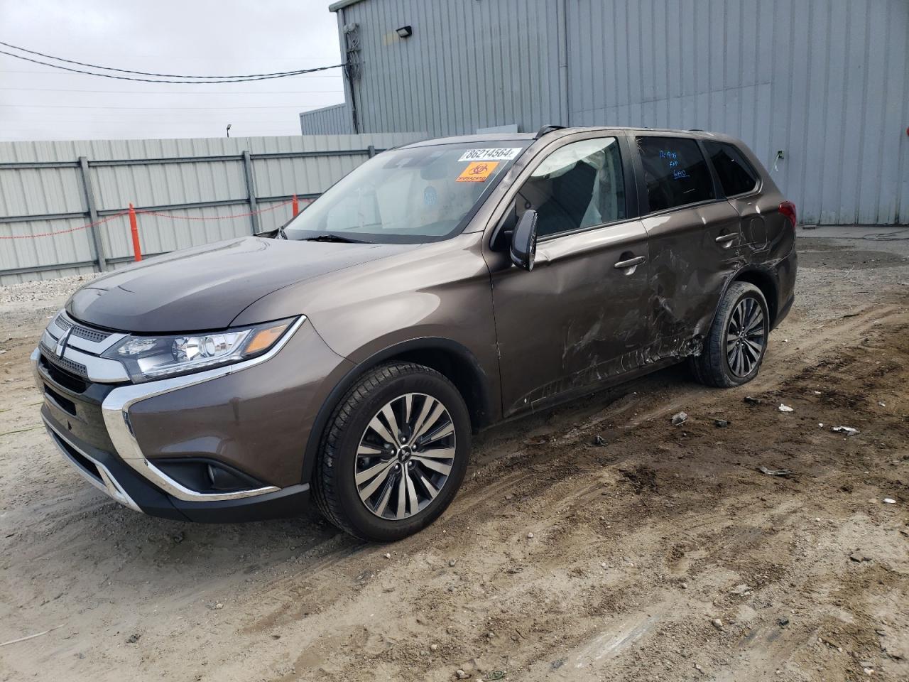 2020 Mitsubishi Outlander - Image 1