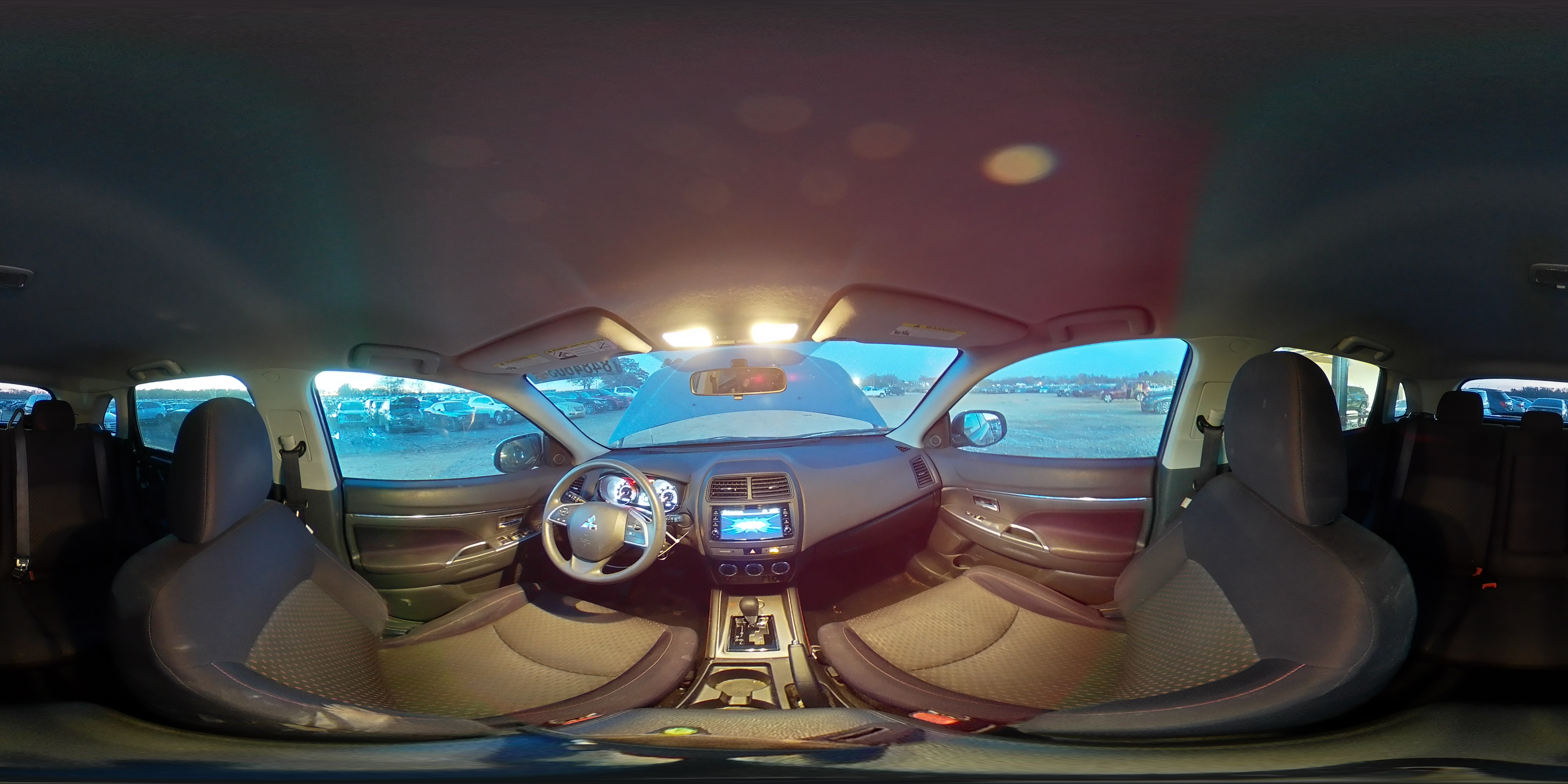 2019 Mitsubishi Outlander - Image 16