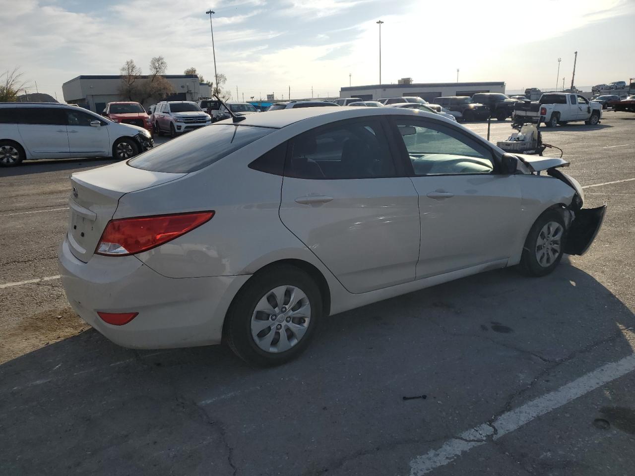 VIN KMHCT4AE2HU263046 2017 HYUNDAI ACCENT no.3