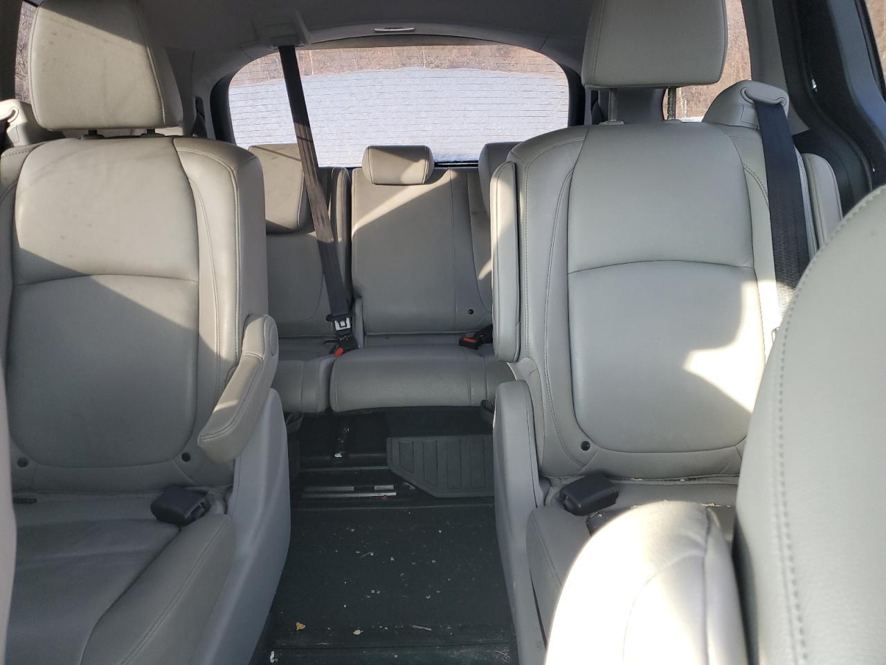 2018 Honda Odyssey - Image 10