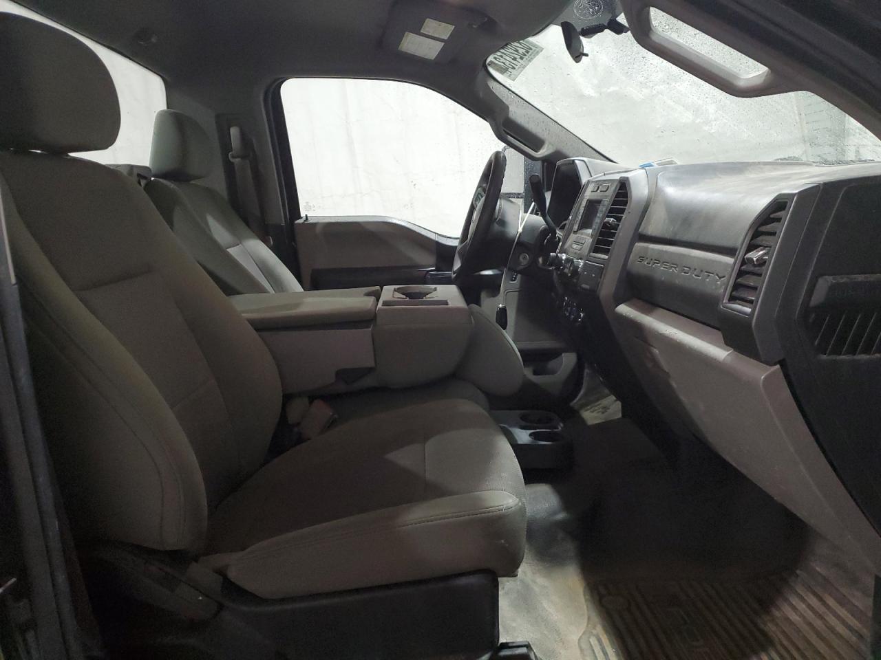 2018 Ford F350 - Image 11