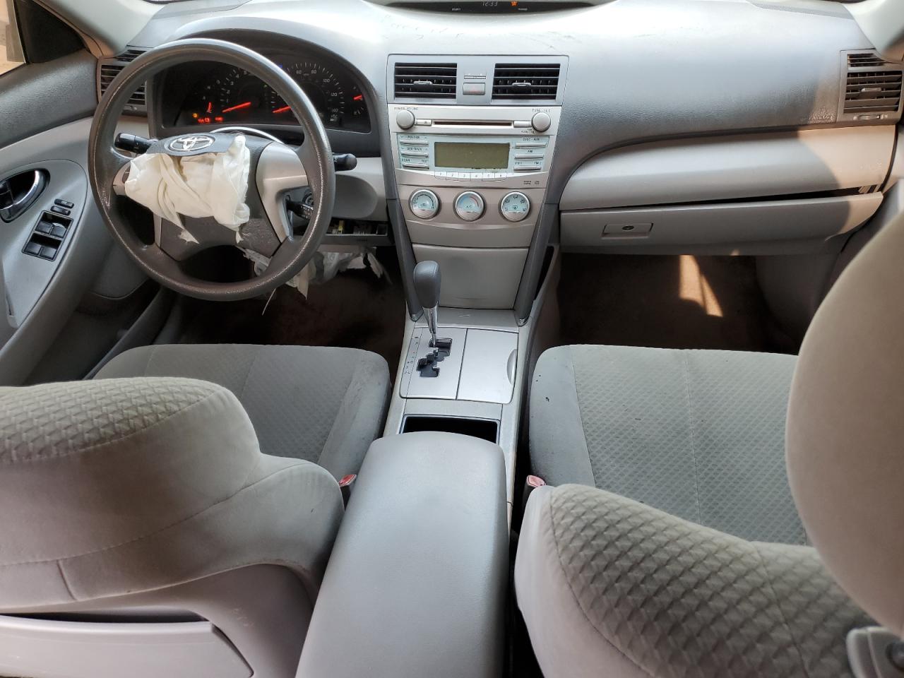 2009 Toyota Camry - Image 8