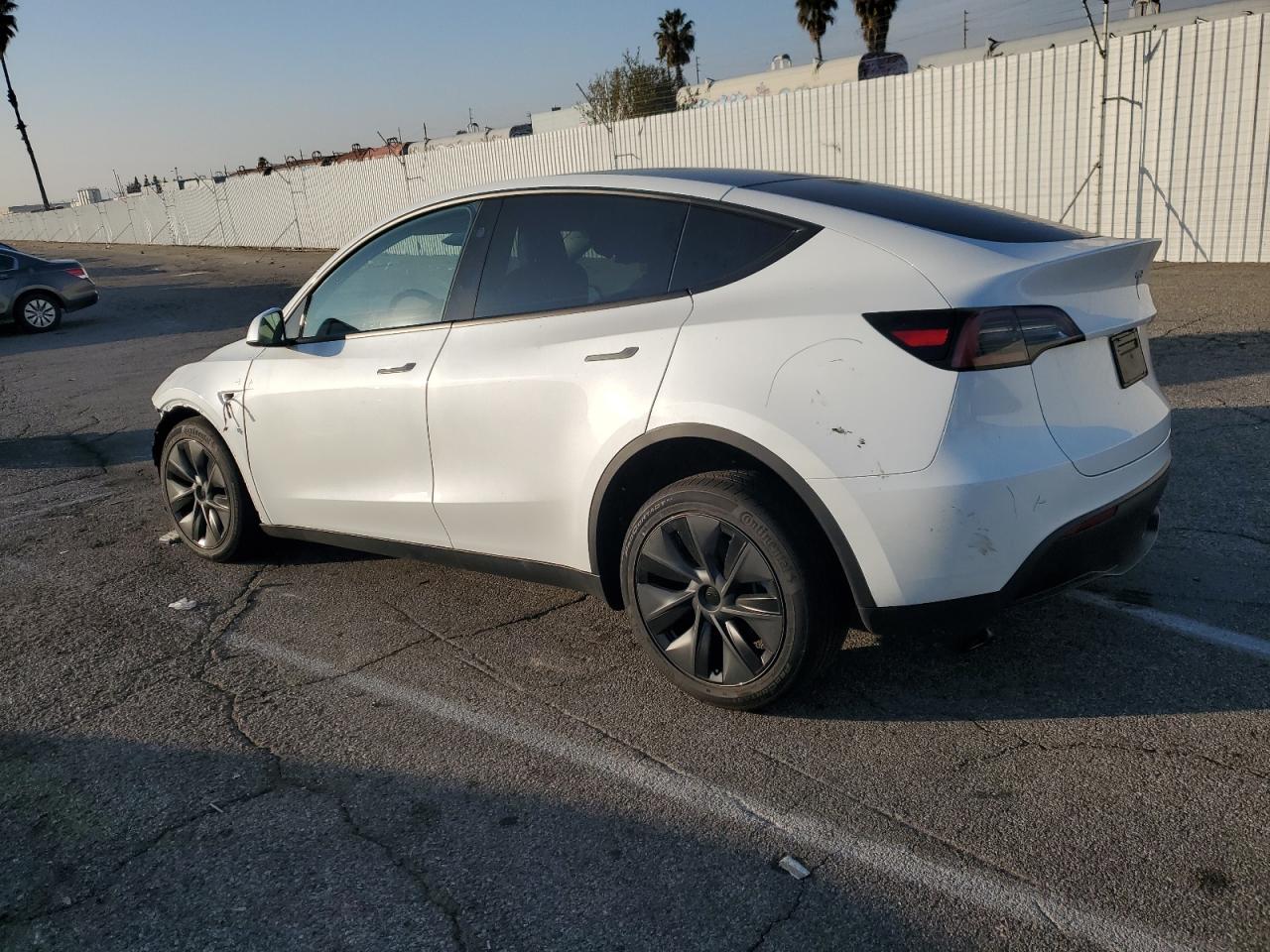 VIN 7SAYGDED1RF169916 2024 TESLA MODEL Y no.2