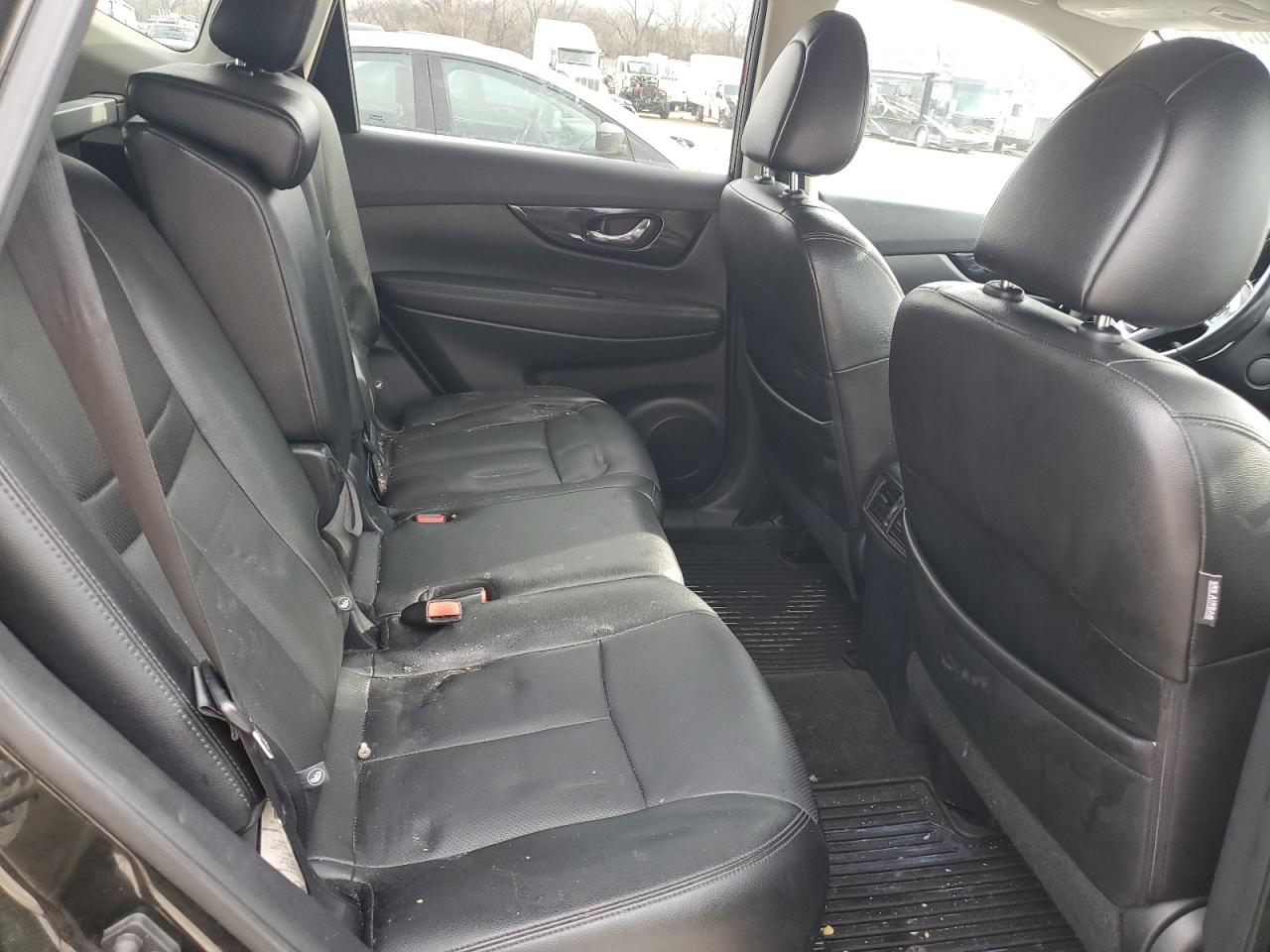 2017 Nissan Rogue - Image 11