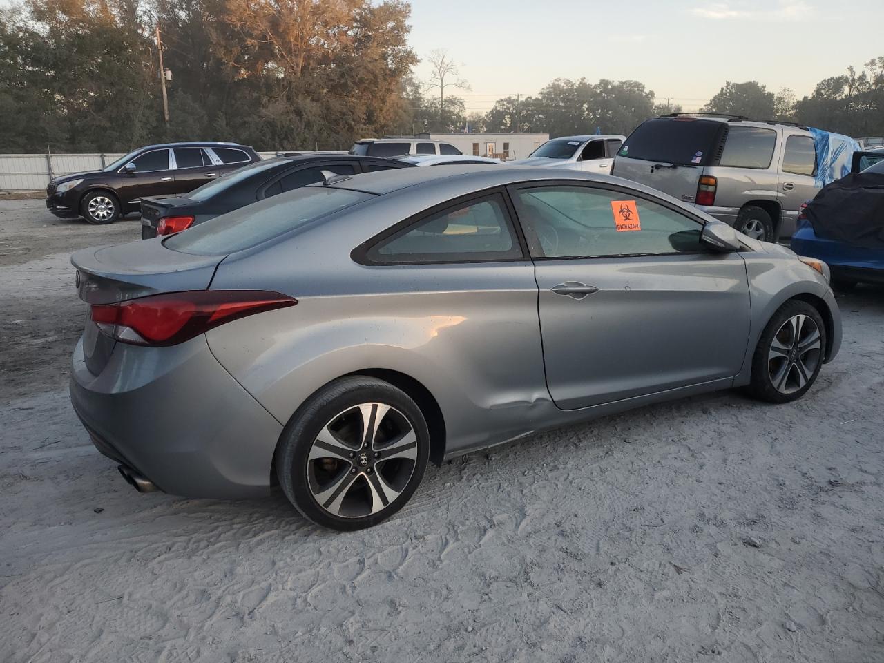 2014 Hyundai Elantra - Image 3