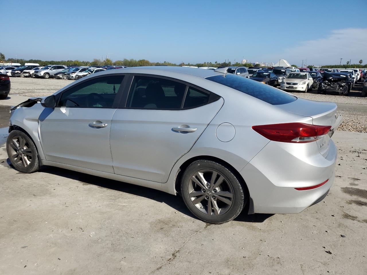 2017 Hyundai Elantra - Image 2