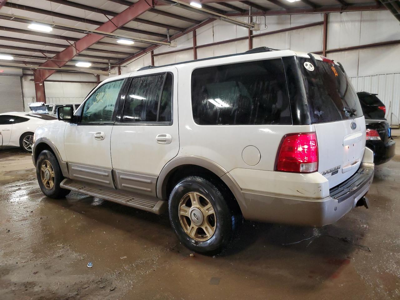 2004 Ford Expedition - Image 2