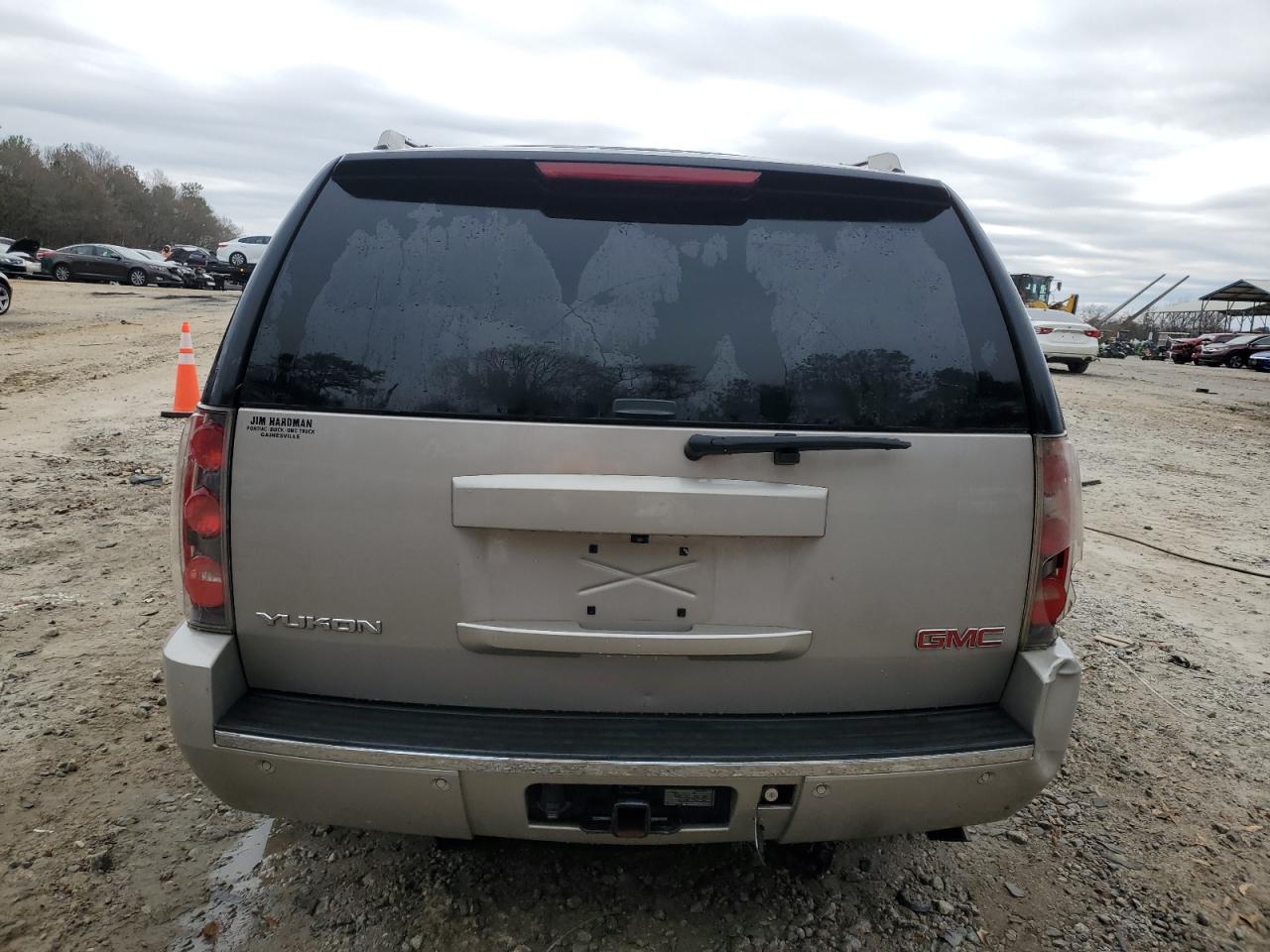 2008 GMC Yukon - Image 6