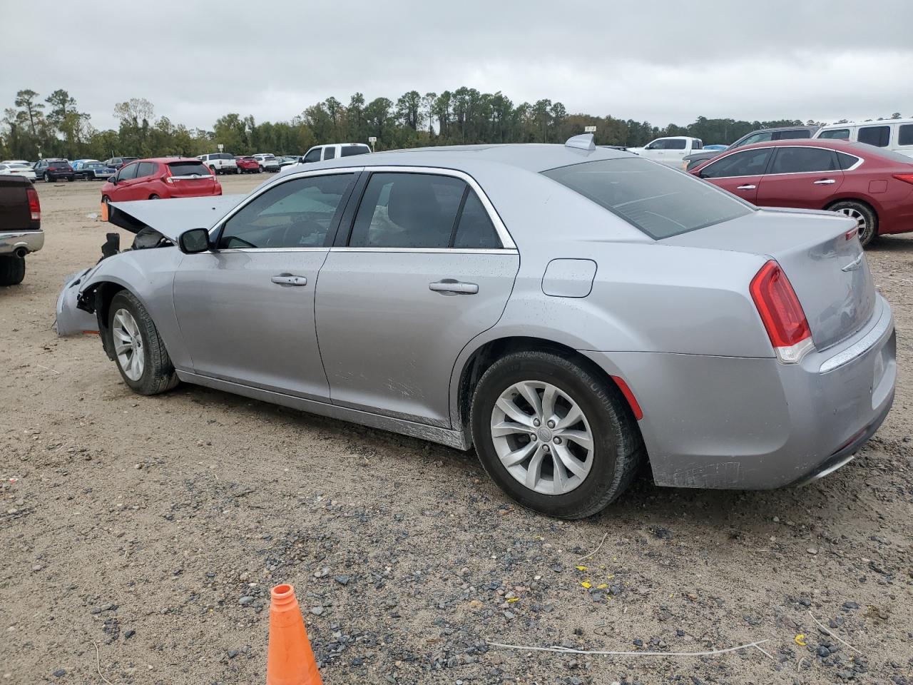 VIN 2C3CCAAG0GH128464 2016 CHRYSLER 300 no.2