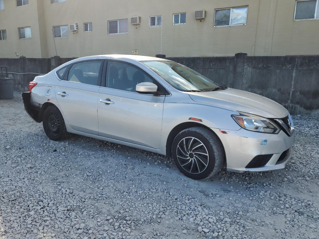 VIN 3N1AB7AP0JY255194 2018 NISSAN SENTRA no.4