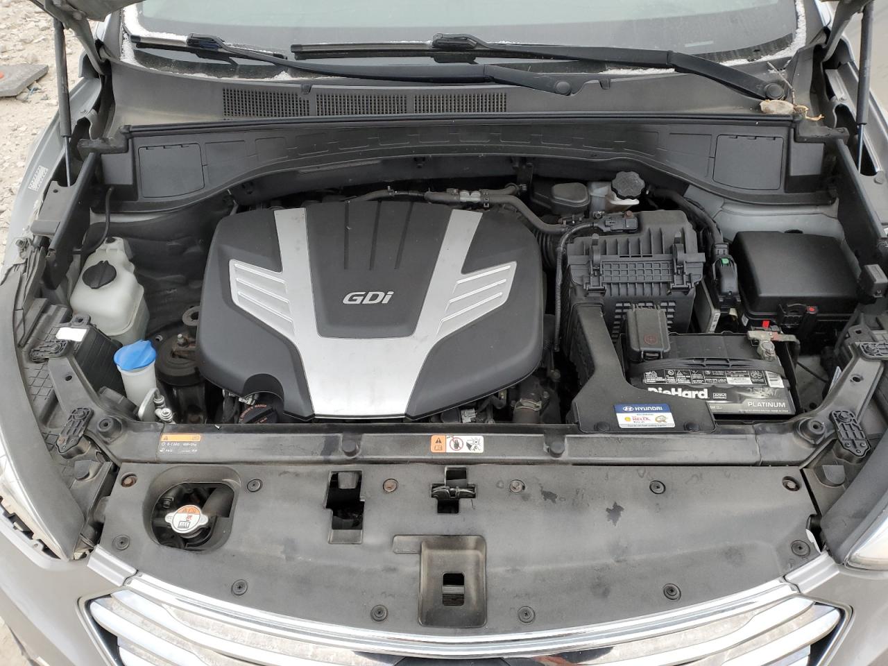 2016 Hyundai Santa Fe - Image 13