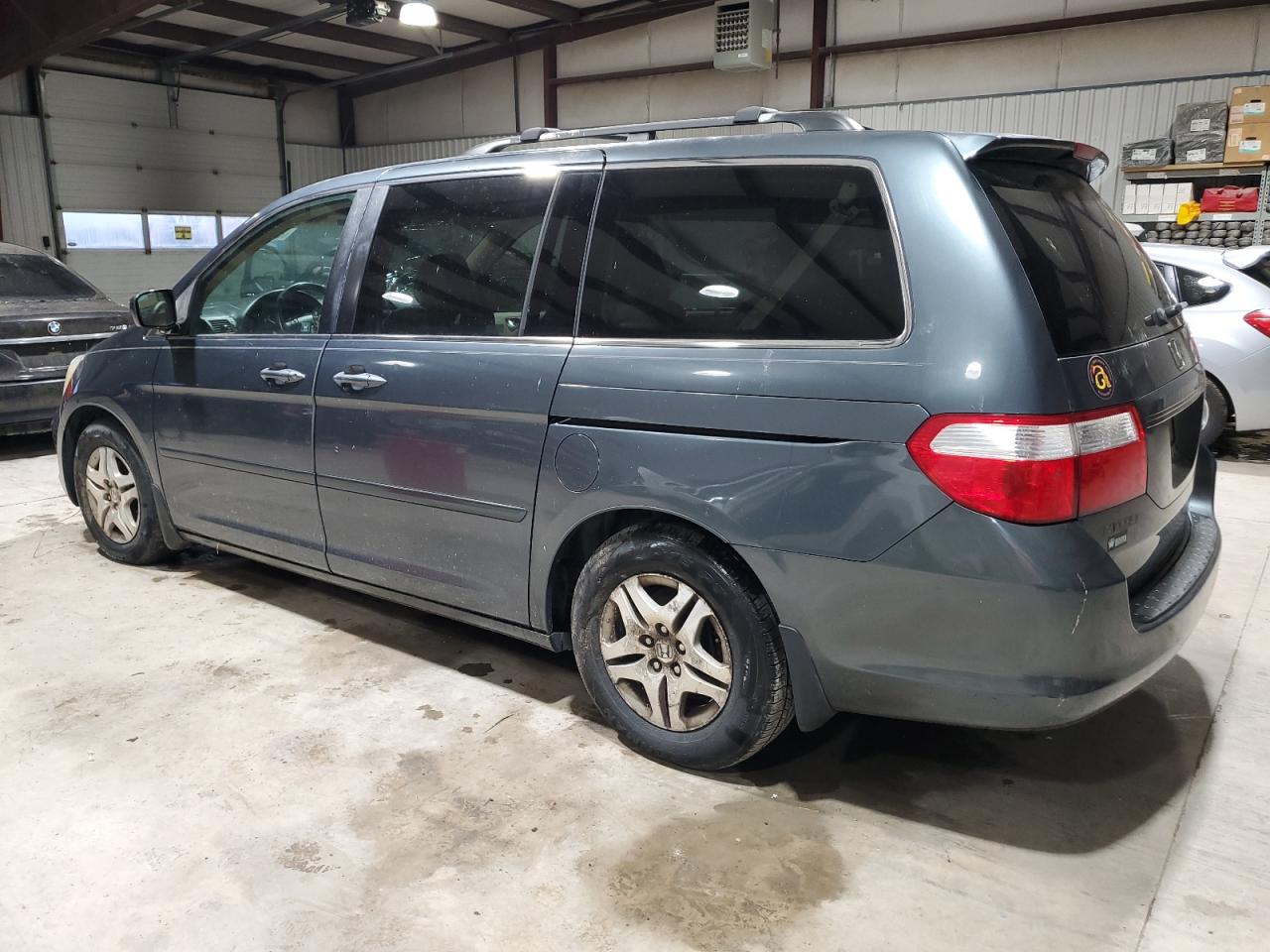 2006 Honda Odyssey - Image 2