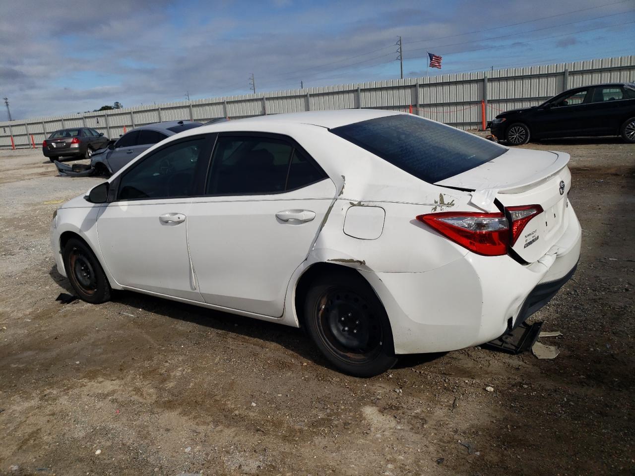 VIN 5YFBURHE4GP488306 2016 TOYOTA COROLLA no.2