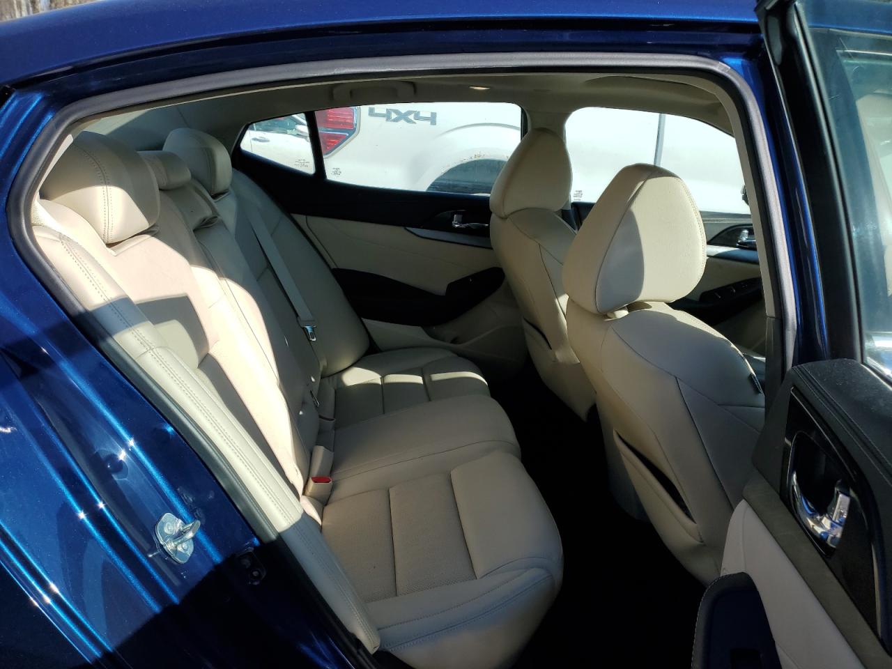 2017 Nissan Maxima - Image 10
