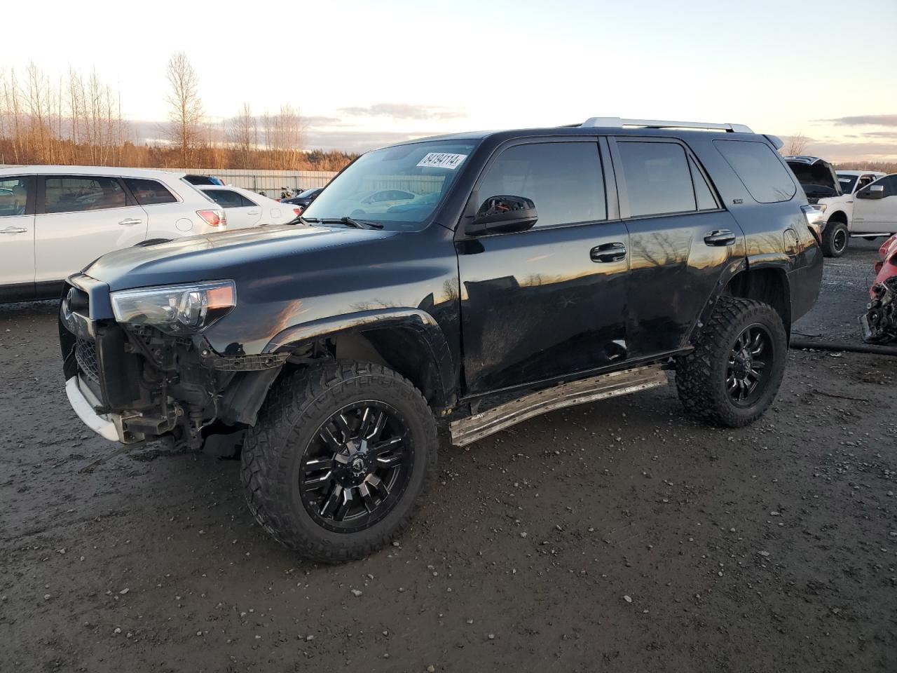 VIN JTEBU5JR3J5565558 2018 TOYOTA 4RUNNER no.1