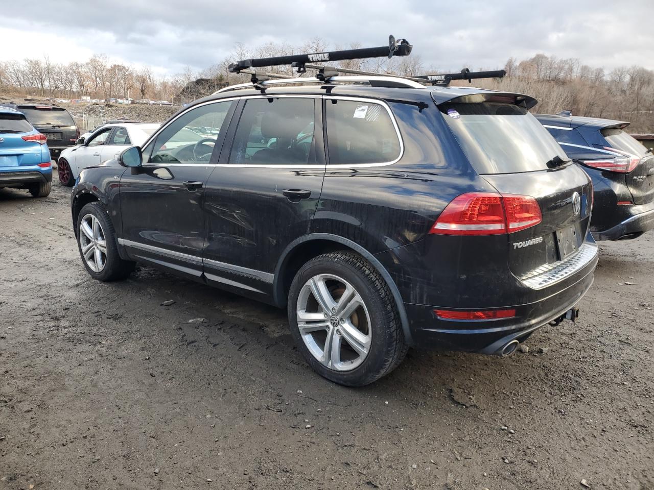 2014 Volkswagen Touareg - Image 2