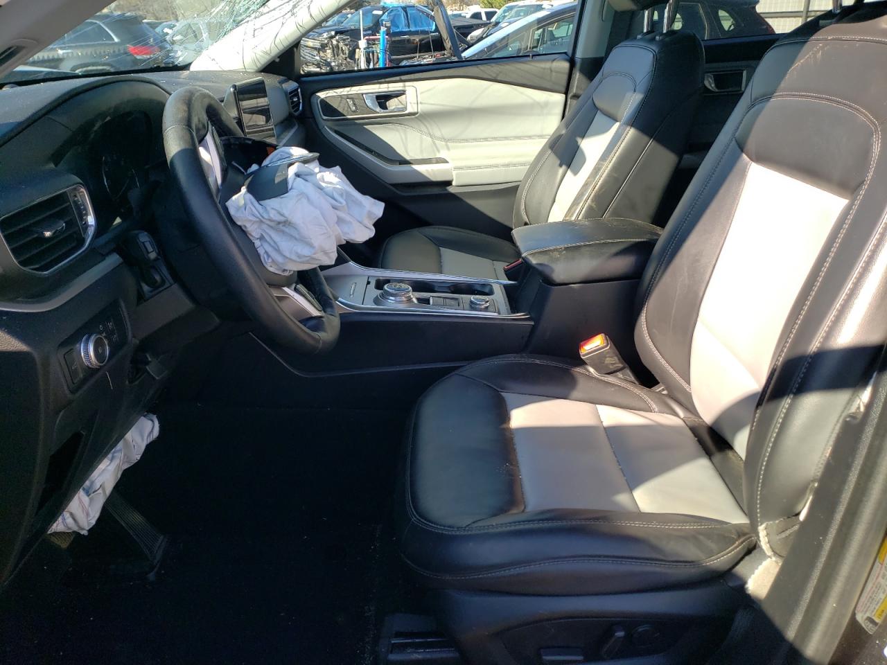 2022 Ford Explorer - Image 7